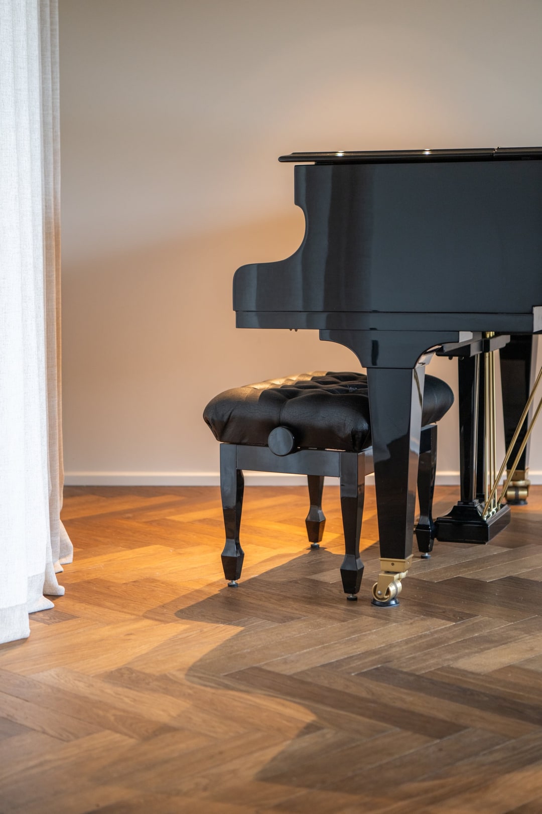 Visgraat parket in een slaapkamer